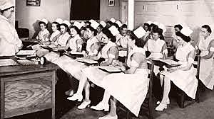 Nacimiento de Enfermería Universitaria.
