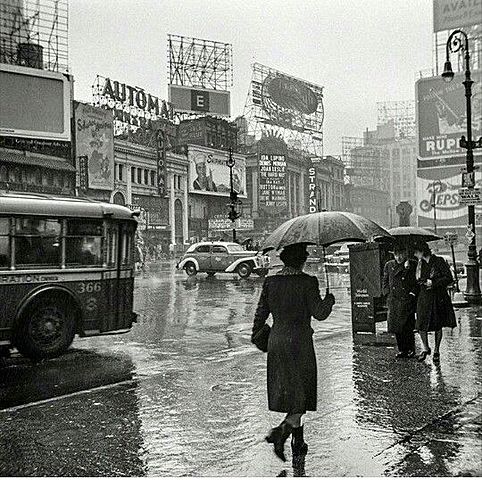 AUGUSTO CONOCE A SU ENAMORADA EUGENIA