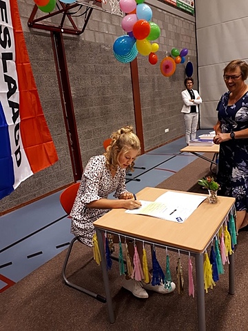 15 jaar, geslaagd voor mijn TL-diploma, daarna gekozen voor persoonlijk begeleider specifieke doelgroepen.