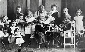 Se crean los primeros jardines de infancia