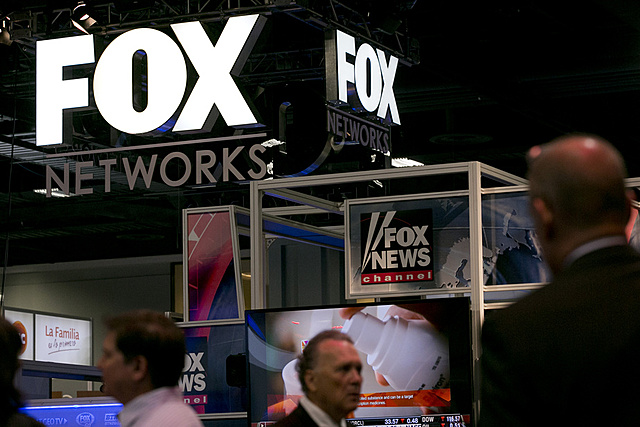 Lancement de la chaîne d’information en continu Fox News aux États-Unis