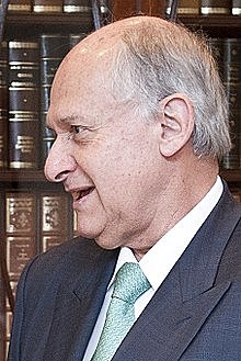 Manuel Elkin Patarroyo Crea vacuna contra la malaria