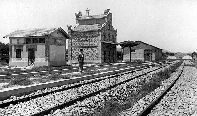 Primera línea férrea