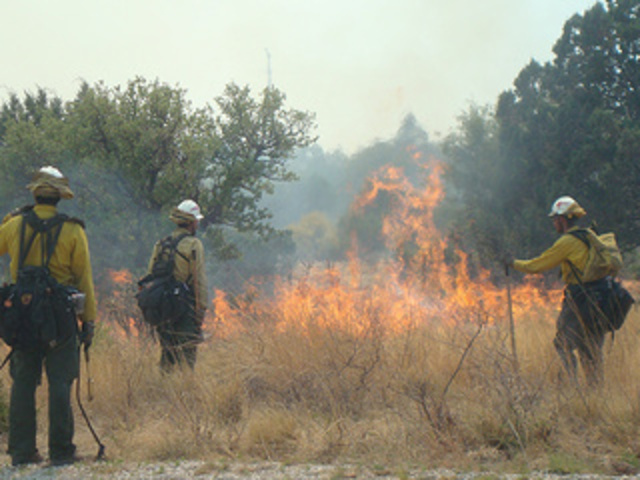 San Pedro Fire threatens homes