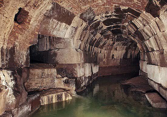 Grecia y Roma: La Cloaca Máxima