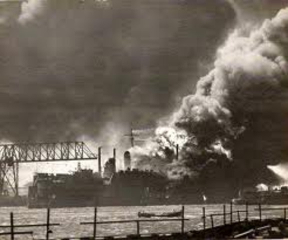 Japanese bomb Pearl Harbor