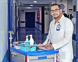 Primer alumno varón en la ENEO