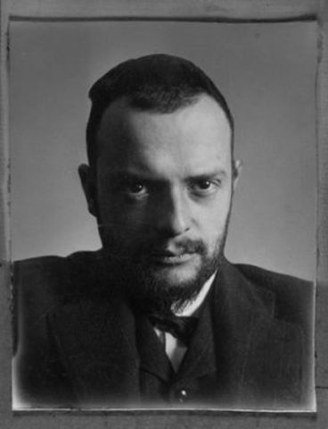 Paul Klee desarrollo su actividad en el taller de tejidos, dando clases de composición.