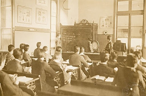 Se entra a reglamentar y a definir orgánicamente estas salas,