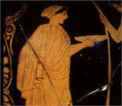 Messenger tells Jocasta that Polybus, Oedipus' biological father, died of natural causes