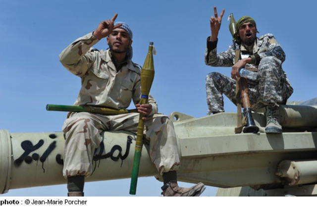 Envoi de conseillers militaires