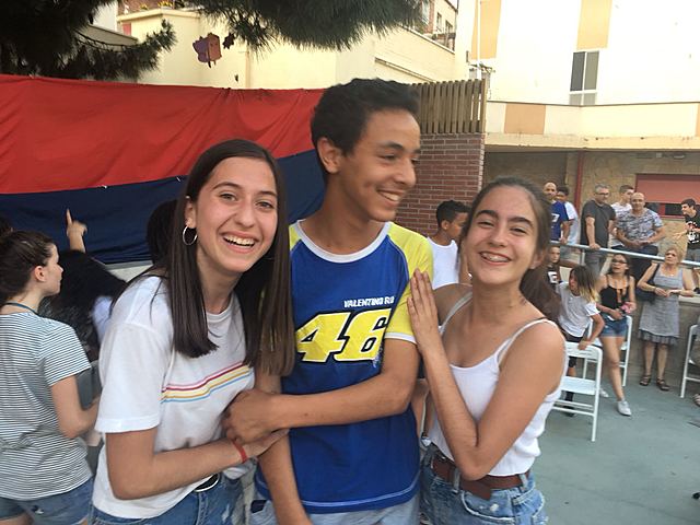 LA PAULA I JO VAM FER UN AMIC