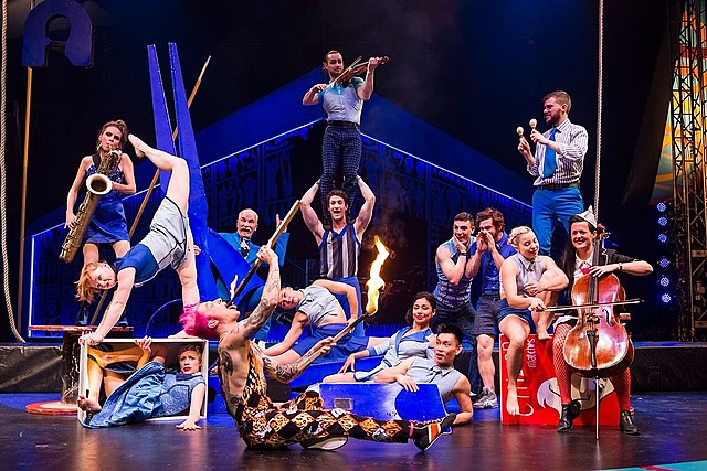 Circus oz, Australia