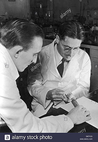 Howard Florey, Ernest Chain, Norman Heatley, Marvin Johnson y otros