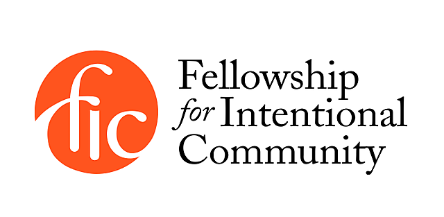 Aparece Fellowship of Intentional Communities, un movimiento encaminado a unir las necesidades de los individuos con las de la sociedad.