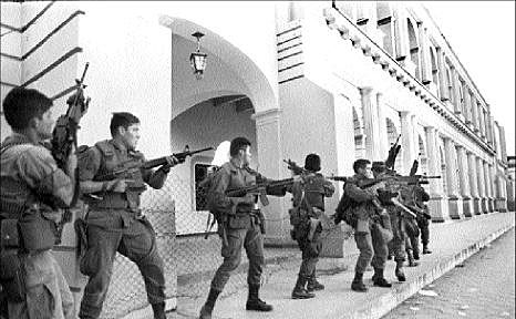 EZLN ataca el cuartel militar de Rancho Nuevo.