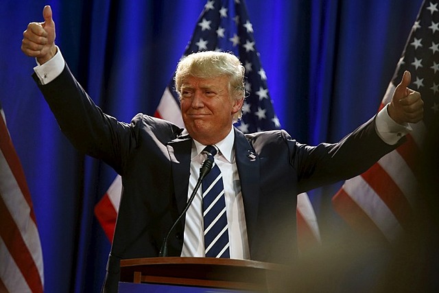 Donald Trump guanya les eleccions (polític)