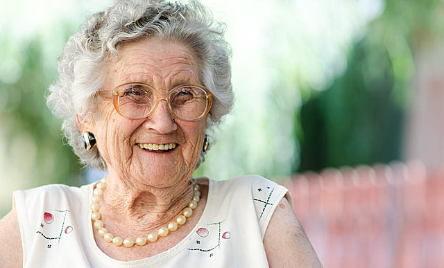 Por la mujer y la vejez en Bogotá