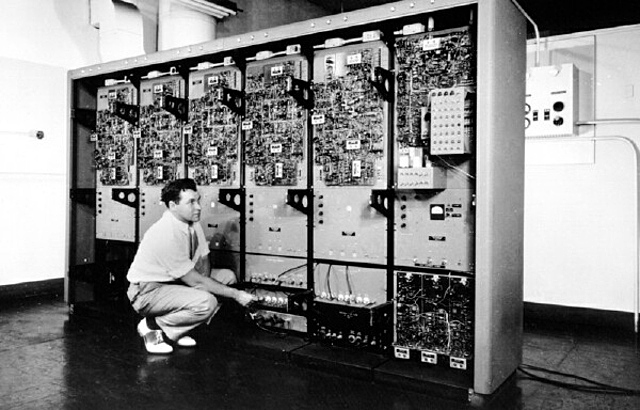 GM-NAA I/O. Primer sistema operativo