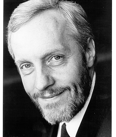 Hendry y su crítica