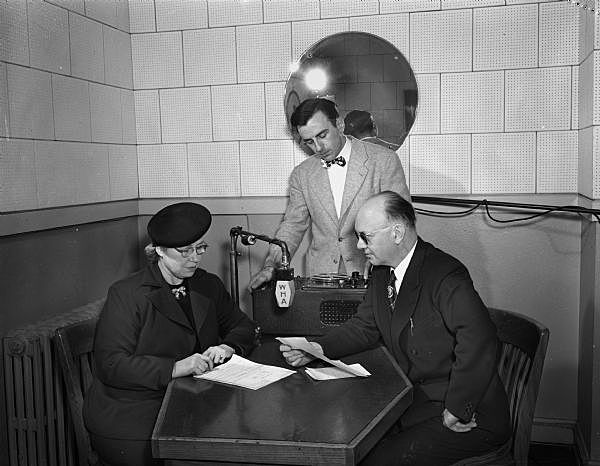 La primera estación radial educativa