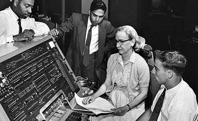 Grace Hopper y su empresa crearon COBOL