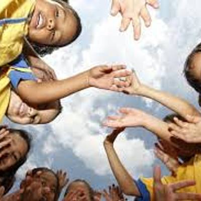 Timeline: Tras los pasos de la Infancia y la Adolescencia