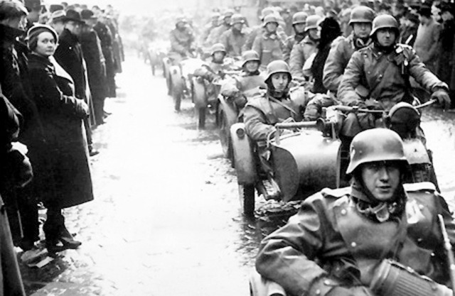 Germany occupies the Rhineland