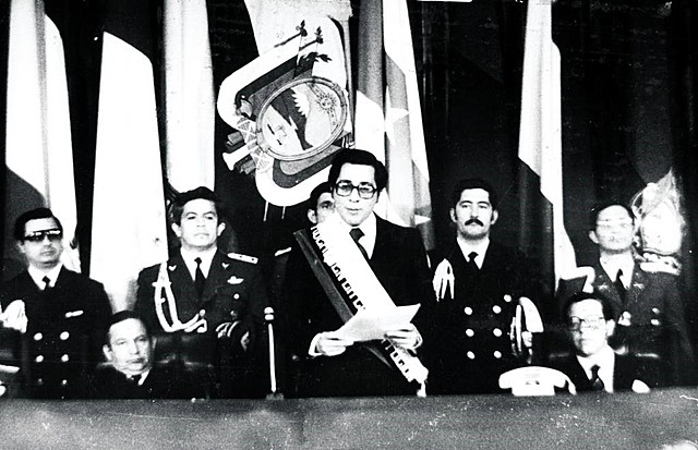 Aparición de líderes políticos