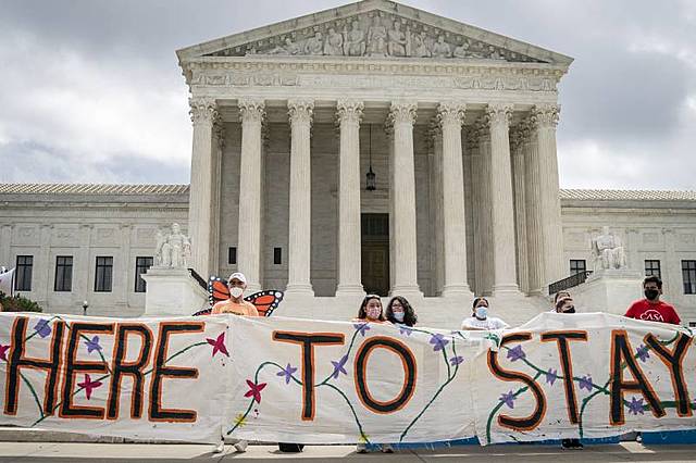 Supreme Court Blocks Trump's Attempt to End DACA
