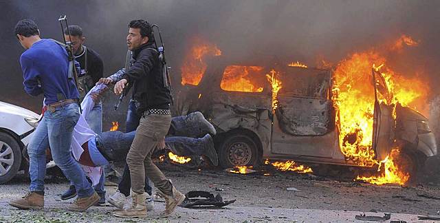 Carro bomba en la Universidad Militar