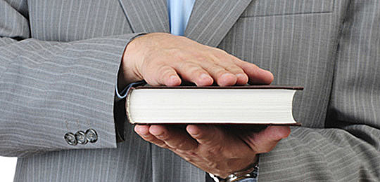 Se crea el primer código de ética de los psicólogos.