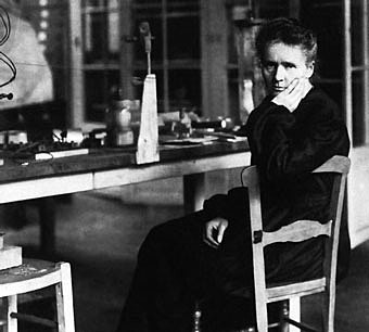 Descubrimiento del radio y polonio por Marie Curie (1867 - 1934)