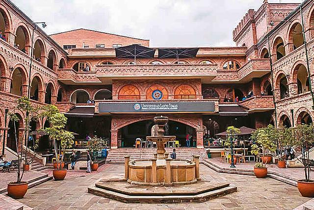 Universidad Santo Tomás