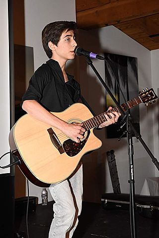 Practice guitar at 21:25