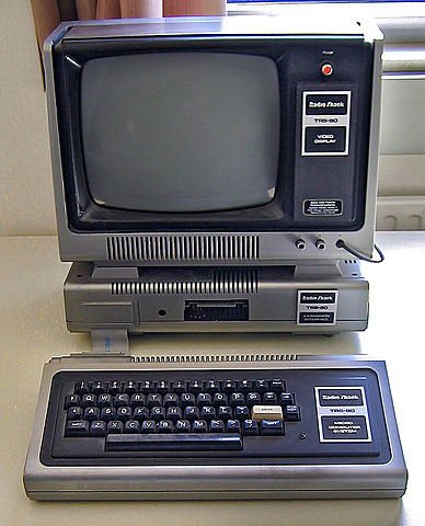 Sale a la venta el TRS-80 (Tandy Radio Shack Z-80)