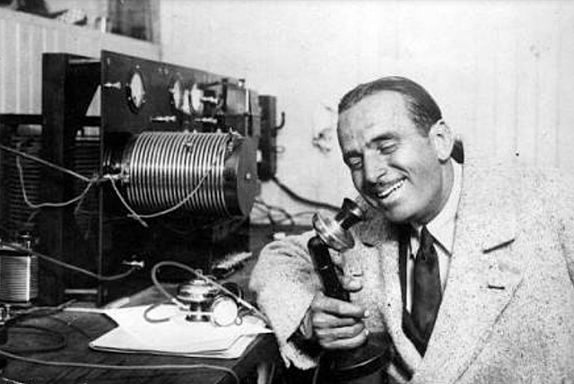 Se introdujo en Estados Unidos la publicidad radiofónica.