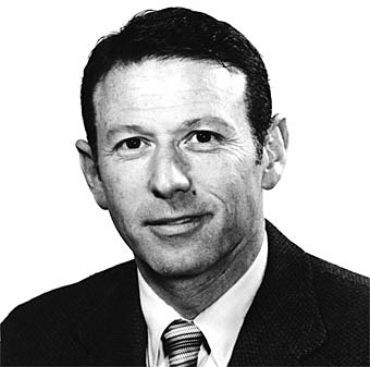 Paul Berg unió el ADN de un virus al de una bacteria