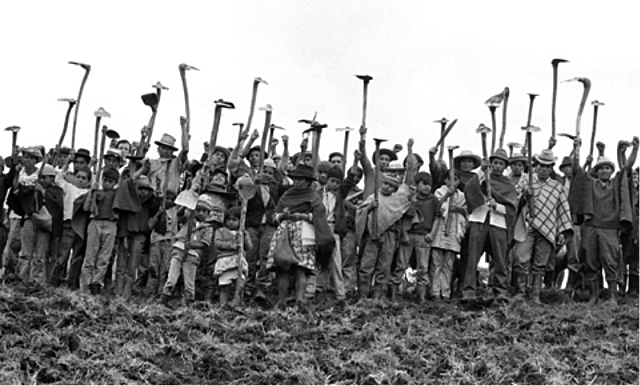 ¡Abajo las haciendas y arriba los pueblos!