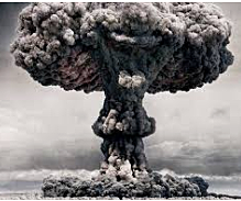 Lanzamiento de la Primera Bomba Atómica 1945