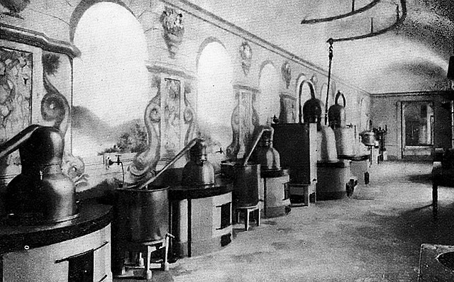 Producción y destilación de etanol