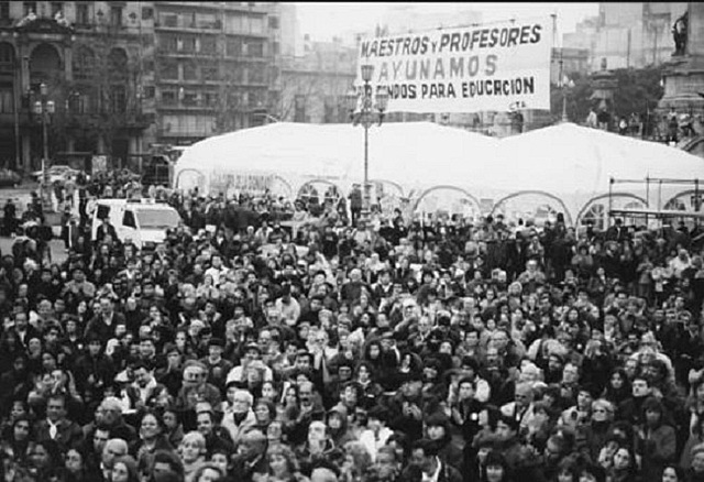 Emplazan la Carpa Blanca