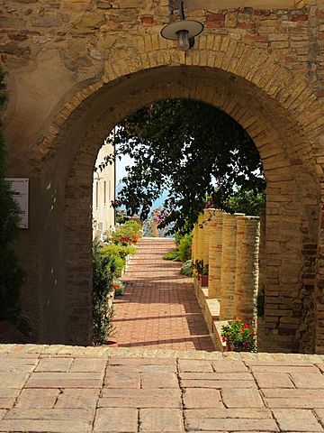 Fundación de la provincia de Ávalos