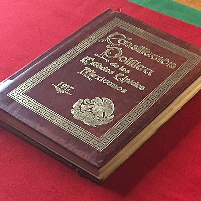 Timeline: Constituciones de México Dar