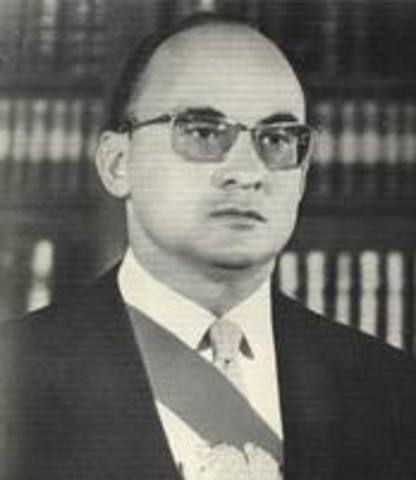 LUIS ECHEVERRÍA ÁLVAREZ (1922 -     )