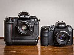 Nixon lanza su cámara réflex Nikon D1