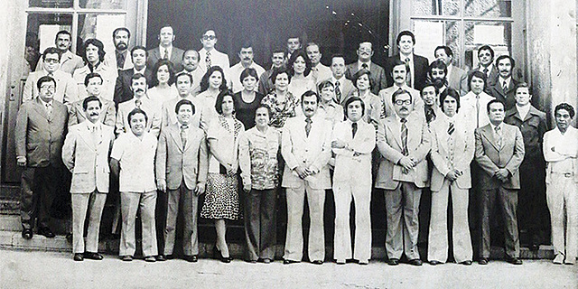 (México) Primera escuela para atender a niños con deficiencia mental.