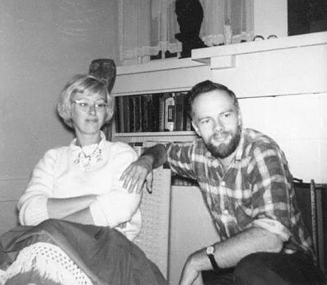 Es va casa amb la seva primera esposa Jeanette Marlin.