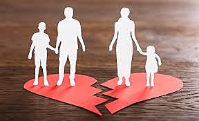 Els seus pares es divorcien.