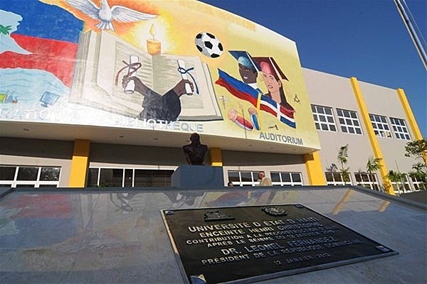 Inauguración Universidad Henri
